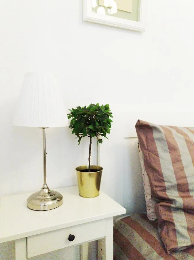 Discover Krakow Apartments - 3 Rakowicka St - Classic Apartments Near Main Station - Netflix