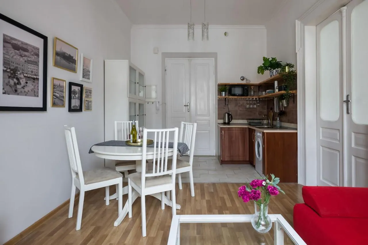 Discover Krakow Apartments - 3 Rakowicka St - Classic Apartments Near Main Station - Netflix 0*,  Poland