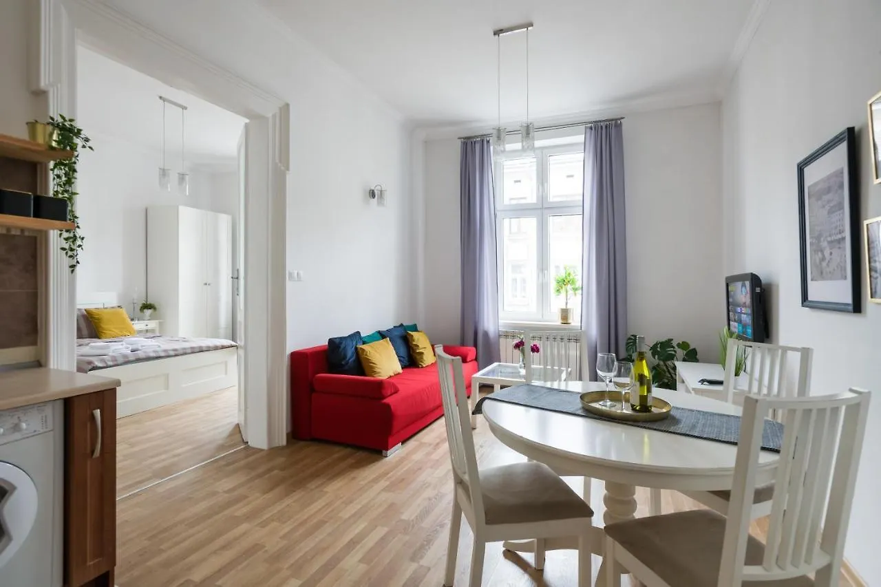 Discover Krakow Apartments - 3 Rakowicka St - Classic Apartments Near Main Station - Netflix