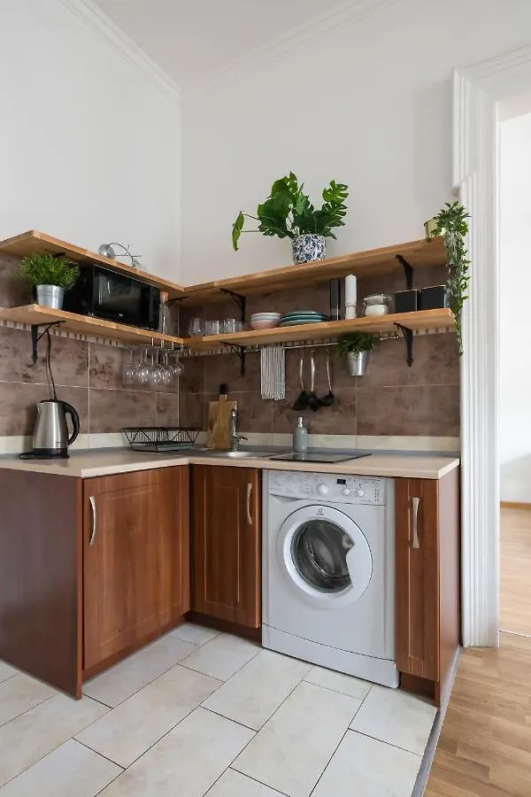 Discover Krakow Apartments - 3 Rakowicka St - Classic Apartments Near Main Station - Netflix
