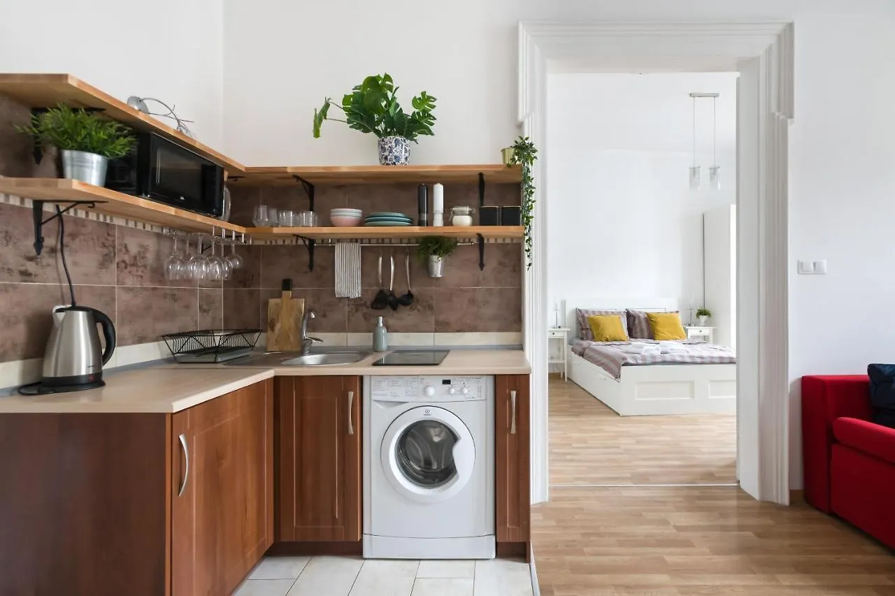 Discover Krakow Apartments - 3 Rakowicka St - Classic Apartments Near Main Station - Netflix