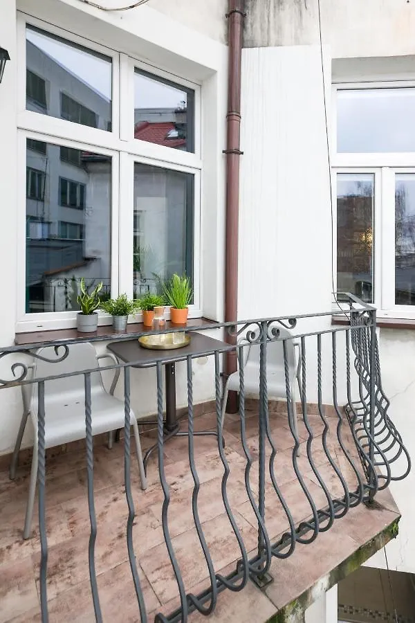 Discover Krakow Apartments - 3 Rakowicka St - Classic Apartments Near Main Station - Netflix