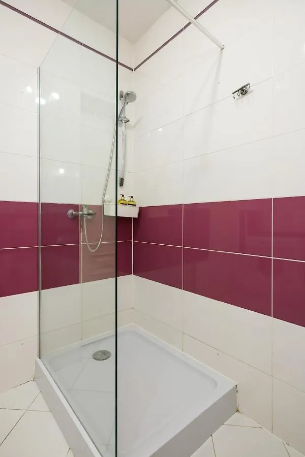 Discover Krakow Apartments - 3 Rakowicka St - Classic Apartments Near Main Station - Netflix