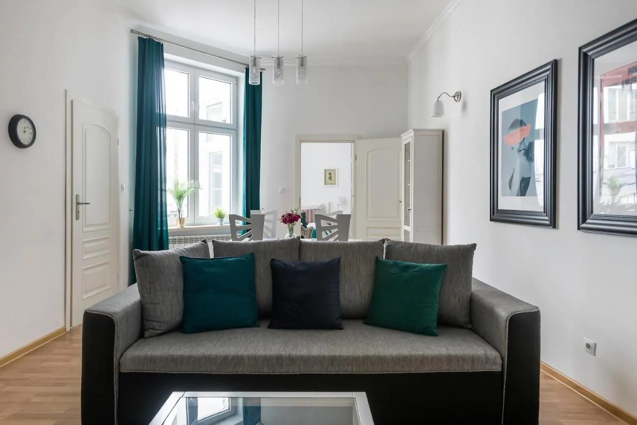 Discover Krakow Apartments - 3 Rakowicka St - Classic Apartments Near Main Station - Netflix