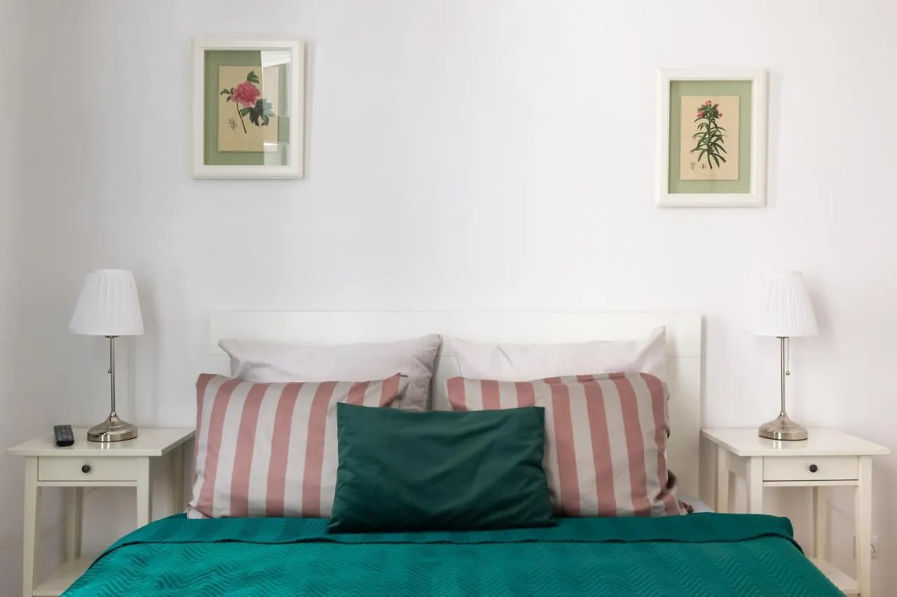 Discover Krakow Apartments - 3 Rakowicka St - Classic Apartments Near Main Station - Netflix