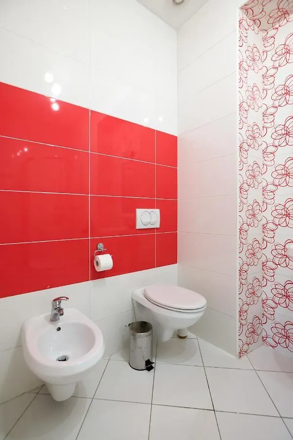 Discover Krakow Apartments - 3 Rakowicka St - Classic Apartments Near Main Station - Netflix