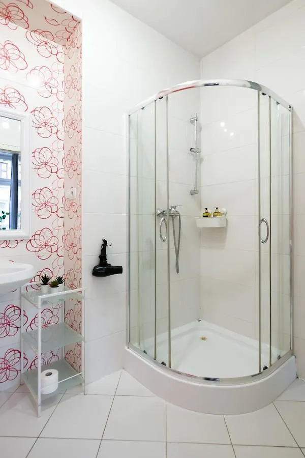 Discover Krakow Apartments - 3 Rakowicka St - Classic Apartments Near Main Station - Netflix 0*,  Poland