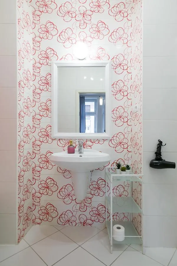 Discover Krakow Apartments - 3 Rakowicka St - Classic Apartments Near Main Station - Netflix